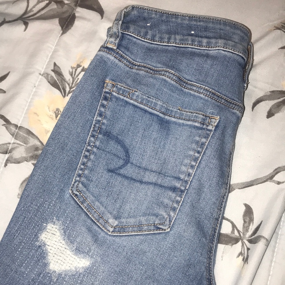COPY - high waisted american eagle ripped jeans